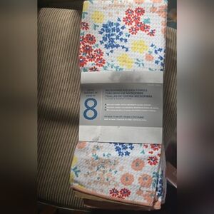 Brand New Town And Country Microfiber Kitchen Towels 8 pack , Floral